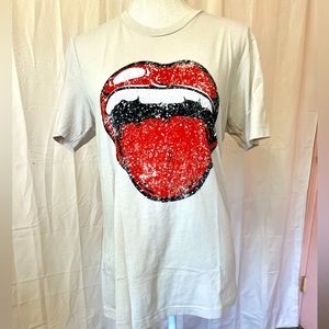 Distressed look graphic tee